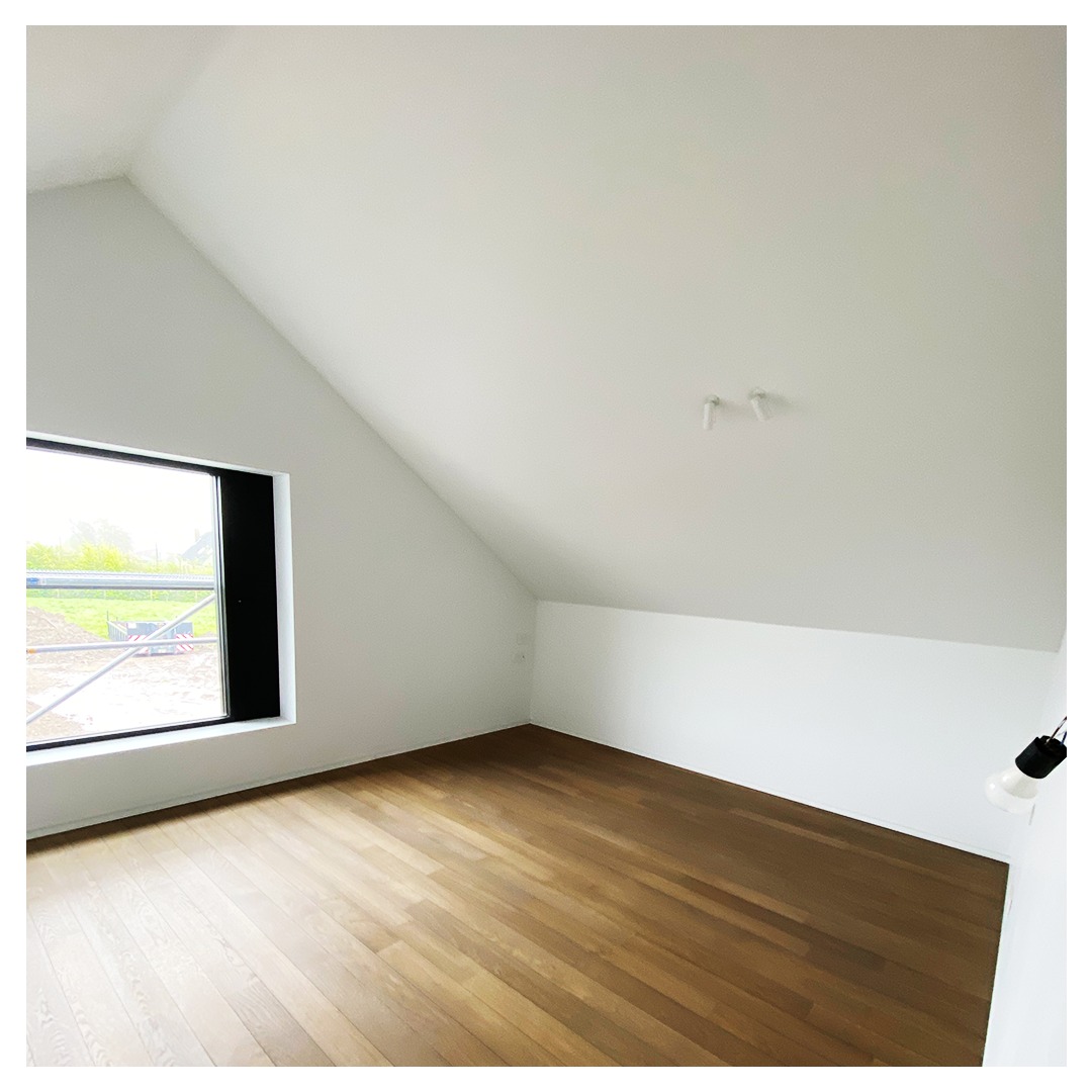 Witte muren afwerking